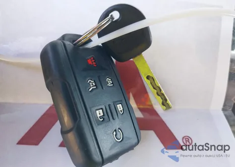 2019 Chevrolet Suburban Lt z USA, uszkodzony, nr VIN 1GNSKHKC3KR199382